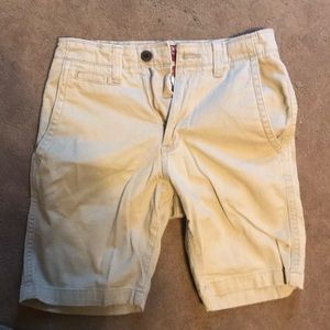 Men’s khaki shorts